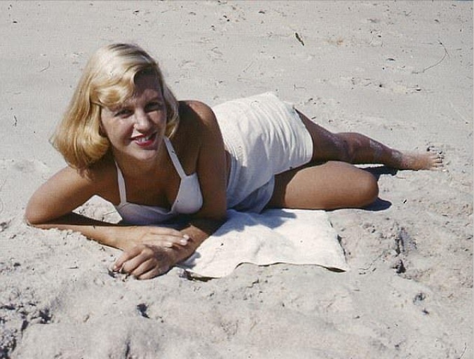Sylvia Plath L'acrobata poesia usa cctm a noi piace leggere Sylvia Plath L'amore è una illusione