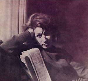 Forugh Farrokhzad poeti donne iran Io parlo dai confini della notte cctm a noi piace leggere poesia
