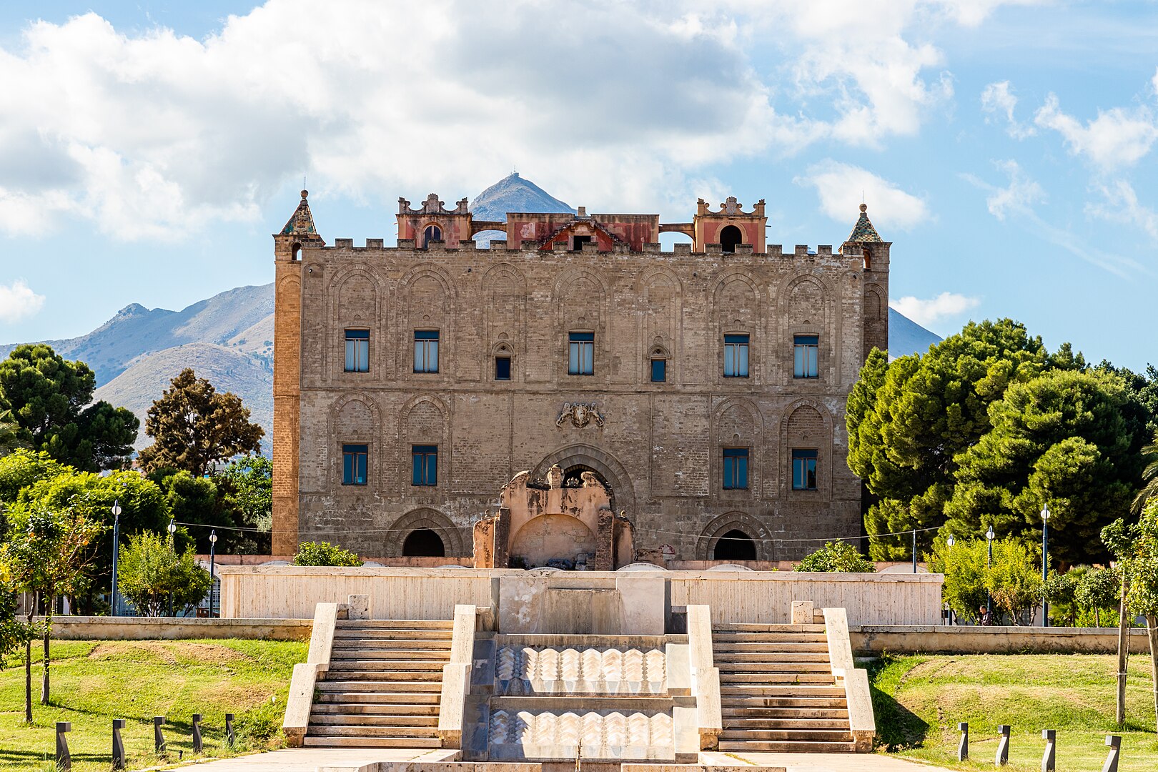 Il Palazzo della Zisa a Palermo mosaici capolavori UNESCO cctm italia a noi piace leggere