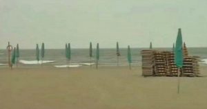 Poi improvvisamente l’estate svaniva vento cctm a noi piace leggere dal film Sapore di mare, 1983 diretto da Carlo Vanzina