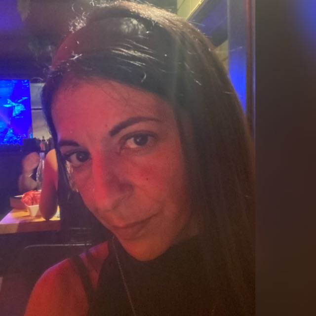 Antonella Biunda (Italia) poesia viscere occhi mano petto cctm a noi piace leggere Corpusombra