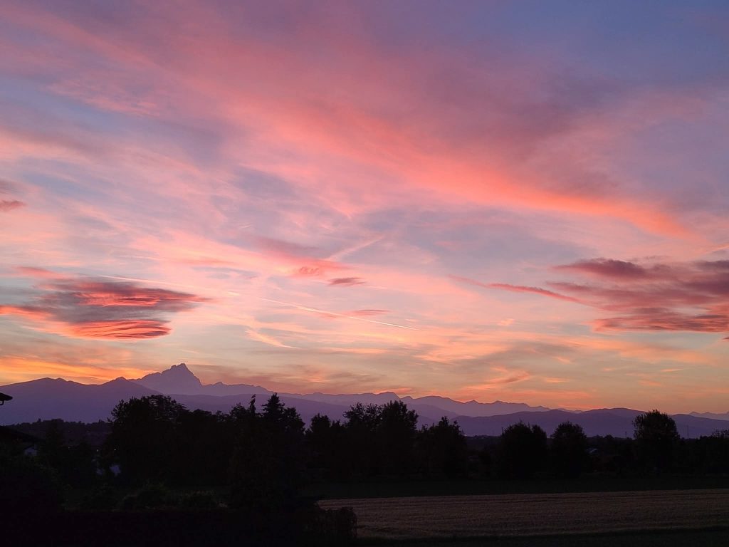 gabriella delfino (italia) viaggi autunno treni poesia pasti cctm a noi piace leggere