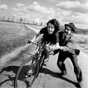 Riccardo Rossi Lettera di un padre tuo padre è quell'uomo che ti ha insegnato ad andare in bicicletta cadere cctm a noi piace leggere