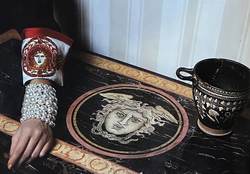 Bianco Bianchi (Italia) Gianni Versace Medusa Gorgone scagliola Firenze mestieri d'arte cctm a noi piace leggere