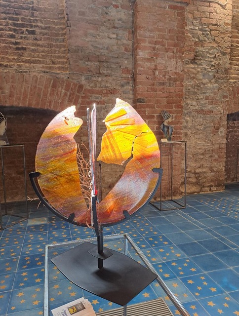 Azzurro Cielo di Rosso Gabriella Canelli Asti vetro arte cctm a noi piace leggere Tiffany Artigianato di eccellenza del vetro Piemonte