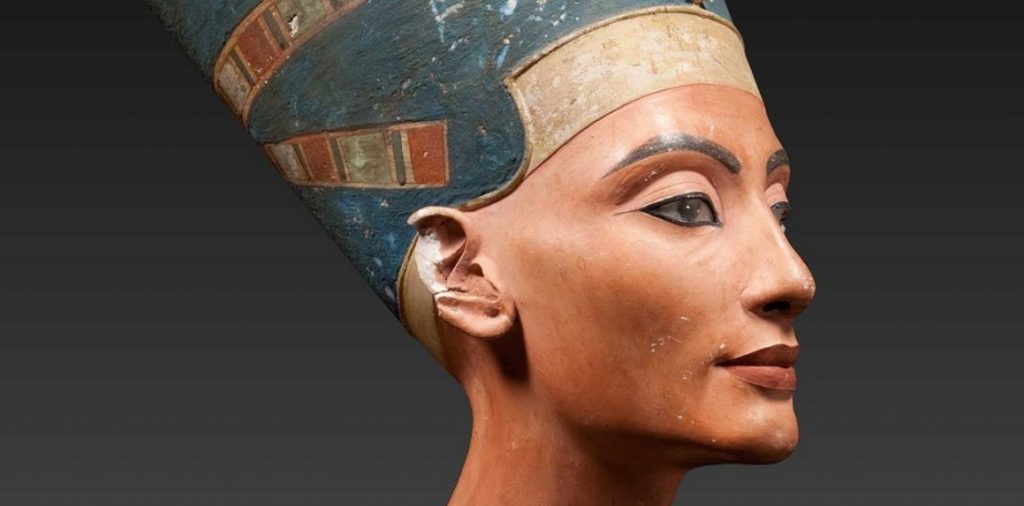 Nefertiti La Bella è giunta berlino Ägyptisches Museum und Papyrussammlung arte cct a noi piace leggere capolavori