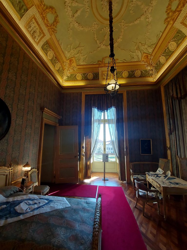 Fammi un quadro del sole Emily Dickinson Castello di Moncalieri Matilde Domestico Floriana Porta Casiraghy Pulcino Elefante cctm a noi piace leggere