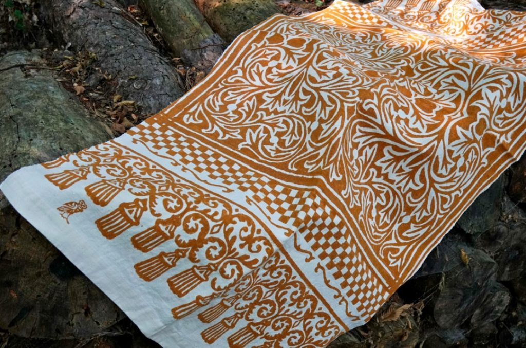 tessuti d’Arte – La stampa a ruggine Made in Italy Stamperia Miserocchi cctm a noi piace leggere