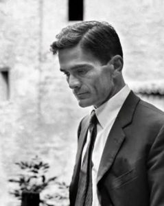 Pier Paolo Pasolini In questo mondo colpevole La religione del mio tempo poesia amarezza cctm a noi piace leggere Garzanti